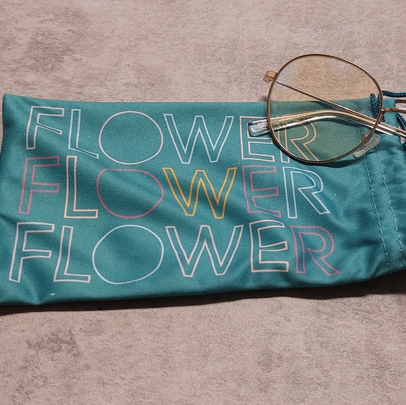 Flower bundle Blue Light Frames and cosmetic bag by Drew Barrymore - Picture 2 of 8